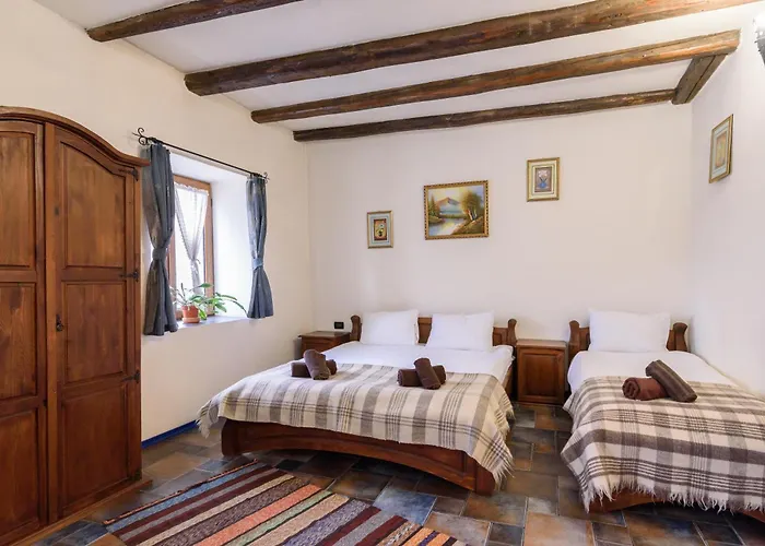 Garibaldi - Total Шале Банско